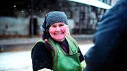 Ukrajinská dojička Ljuba pracuje na mléčné farmě Krhanice.