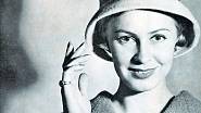 Anna v klobouku z Tonaku speciálně navrženém pro Dům módy v roce 1961