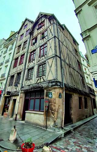 Na 51 Rue de Montmorency najdete nejstarší dům Paříže.