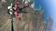 Paragliding z vrcholu Tahtali Dağ (2 365 m n. m.) ležící v národním parku Olympos