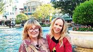 S maminkou Naďou Urbánkovou při její návštěvě v LA.