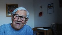 Jiří Marek (96 let) z Mostu je tváří kampaně Hejbni Mostem, která propaguje participativní rozpočet na rok 2022.