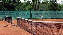 Na těchto tenisových kurtech v Litvínově u Koldomu trénovala současná královna ženského tenisu Karolína Plíšková pod vedením trenérky Zuzany Rolenčíkové od svých sedmi let.