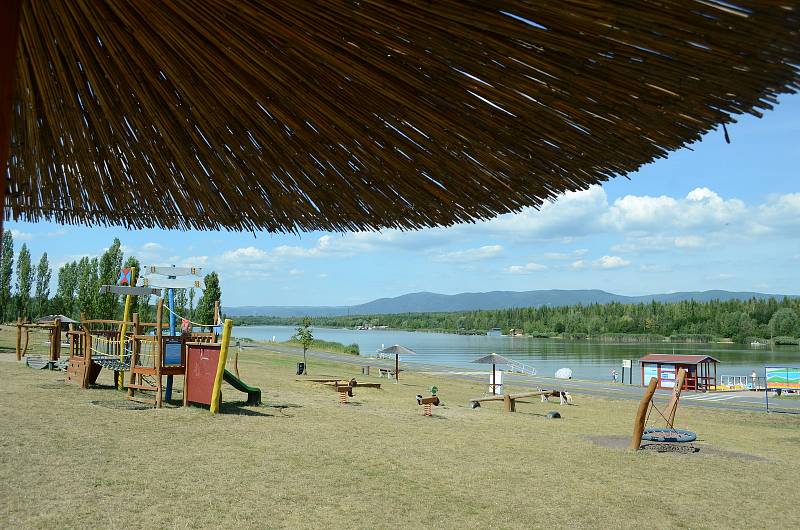 Mostecký kemp Matylda sídlí ve stejnojmenném rekreačním areálu na okraji města.