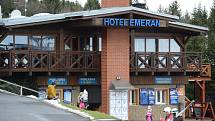 Ve Ski areálu Klíny mají minipivovar Emeran. Je součástí hotelového komplexu Emeran, v jehož restauraci se pivo čepuje i prodává v lahvích.