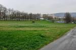 Tady vznikne nové hřiště, jedná se o okraj parku Šibeník.