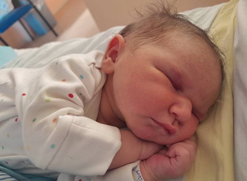 Kateřina Klimešová se narodila 13. srpna ve 23.38 hodin rodičům Michaele Papežové a Václavu Klimešovi. Měřila 50 cm a vážila 4,02 kilogramu.