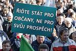 Horníci protestují v Praze.