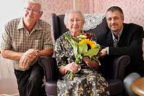 Marie Svatošová oslavila své již 102. narozeniny. Většinu života prožila v rodném Mostě.
