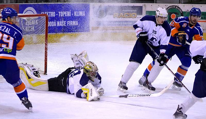 Severočeské derby HC Most (v bílém) versus Litoměřice.