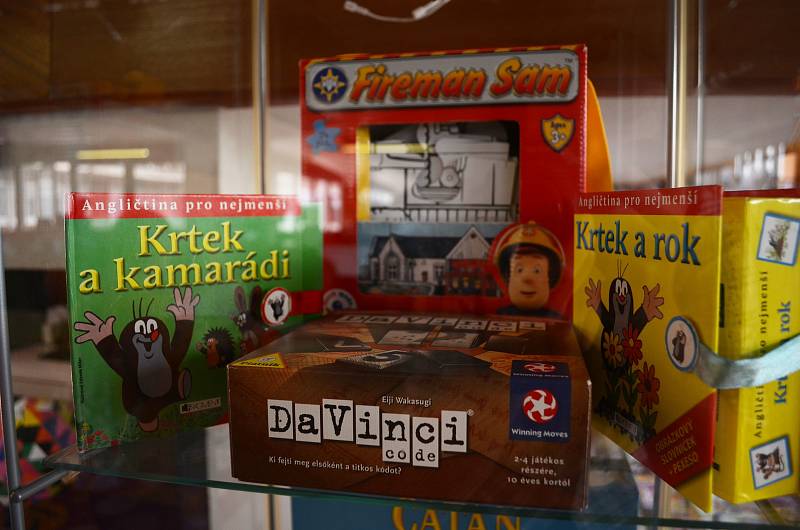 Mostecká městská knihovna koupila za téměř 20 tisíc korun 40 nových společenských her a celkem jich má už 157.