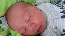 Adam Cisár se narodil mamince Lence Miškolciové z Meziboří 25. května ve 14.10 hodin. Měřil 50 cm a vážil 3,62 kilogramu.