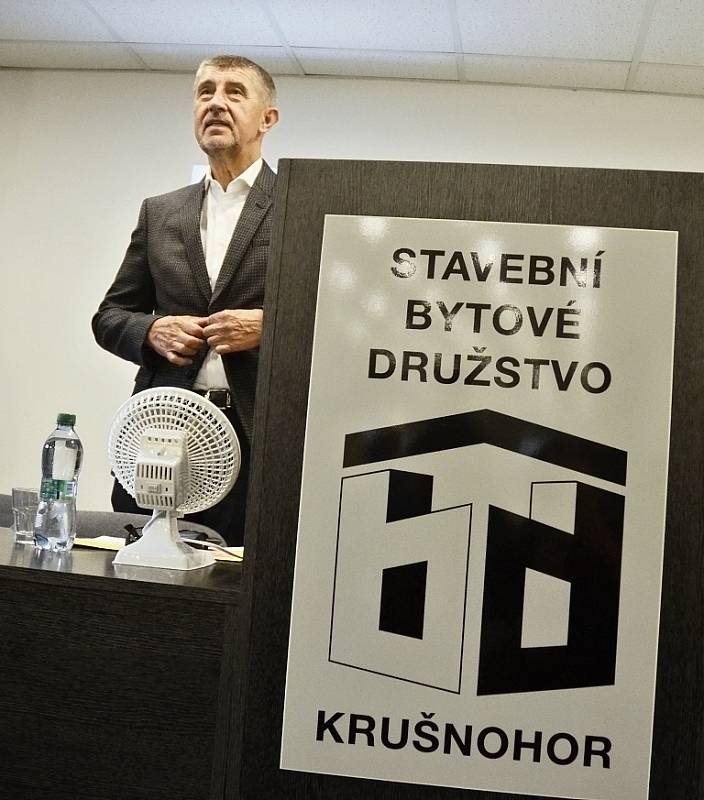 Andrej Babiš na tiskové konferenci v SBD Krušnohor