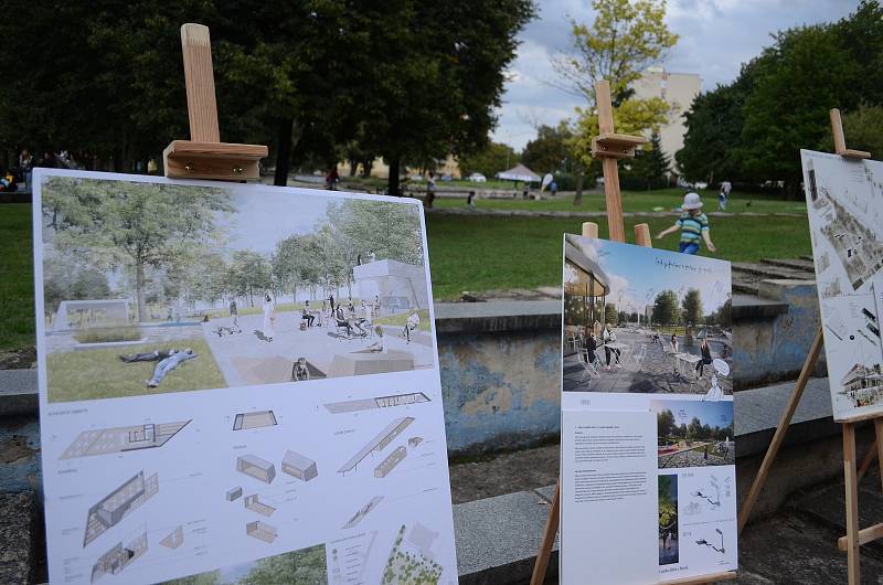 Na zahradní slavnosti v parku Střed v Mostě byla kromě zábavy debata s architekty a zástupci města o budoucnosti areálu, který se za rok začne rekonstruovat.