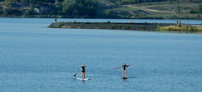 Jezero Most se stalo vyhledávaným místem ihned po svém oficiálním zpřístupnění