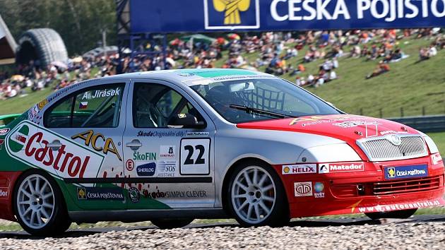 Škoda Octavia cup na mosteckém okruhu.