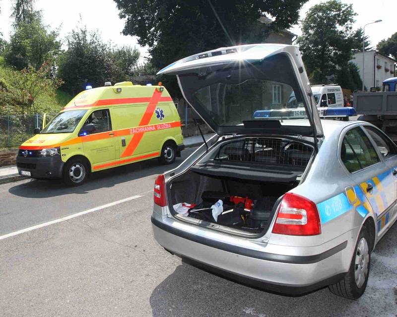 U těžce zraněného cyklisty zasahoval vrtulník