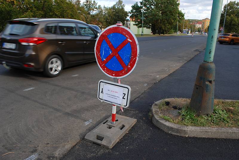 Rekonstrukce hlavní silnice v mostecké ulici SNP vrcholí.