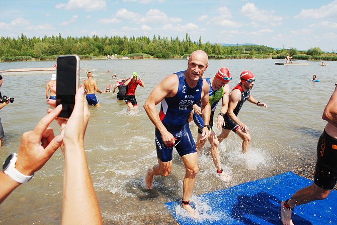 Závod Krušnoman Cross Triathlon Most u jezera Matylda a v jeho okolí v neděli 24. července.