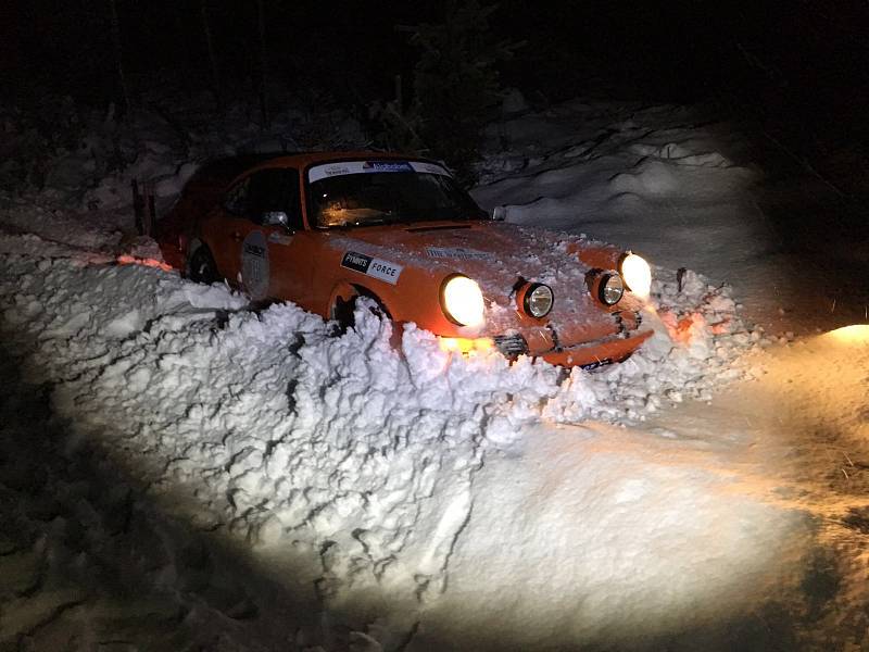 Veteránská rally bude mít zastávku i v Mostě.