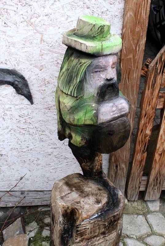 Muzeum dřevěných soch v Lomu u Mostu