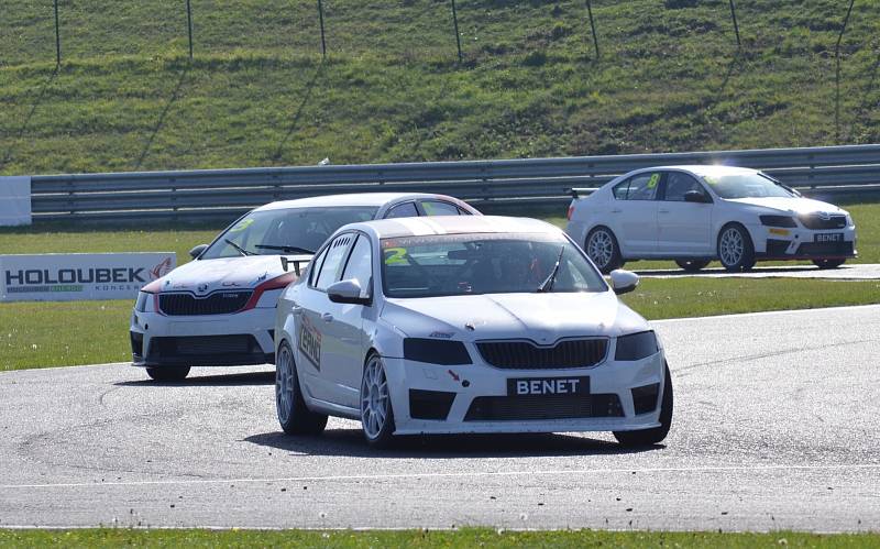 Poslední srpnový den na autodromu je vyhrazený speciálům OCR.