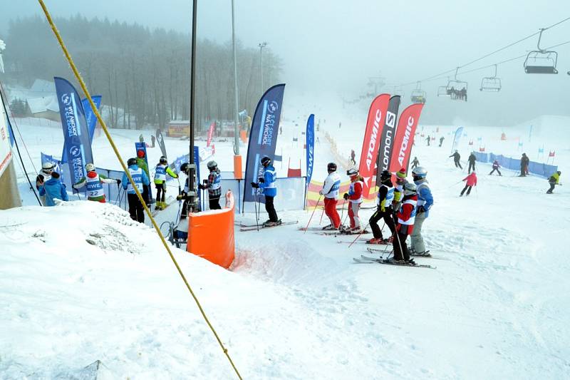 Česká televize natáčela na Klínech závody S ČT Sport na vrchol.