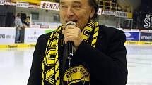 Karel Gott křtil 23. prosince 2007 na litvínovském stadionu Zvon vítězství