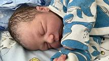 Michal Hetver se narodil mamince Aleně Hetverové z Litvínova 17. června v 1.50 hodin. Měřil 49 cm a vážil 3,1 kg.