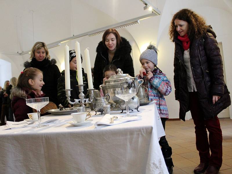 Historie zámecké kuchyně aneb Nahlédnutí do gastronomie minulých staletí v litvínovském zámku.