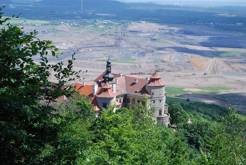 Zámek Jezeří u Horního Jiřetína na Mostecku