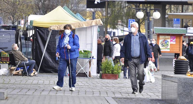 Farmářský trh na 1. náměstí v Mostě v sobotu 24. dubna.