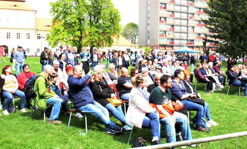 Vystoupení střídalo vystoupení. Lidé si v Litvínově užívali sobotní Majáles.