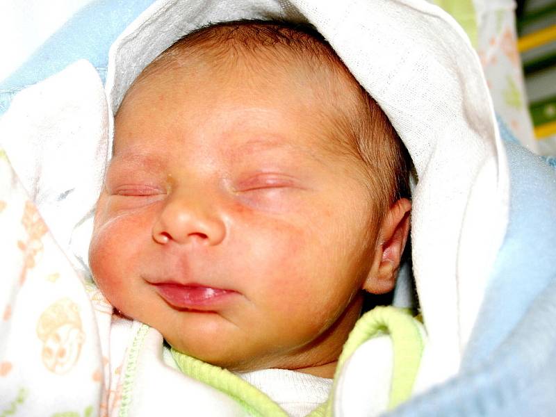 Mamince Ireně Petrunjakové z Mostu se 11. března v 5.40 hodin narodil syn Petr Petrunjak. Měřil 50 centimetrů a vážil 3,31 kilogramu.