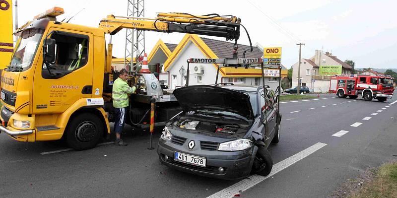 V Havrani se střetla tři osobní auta