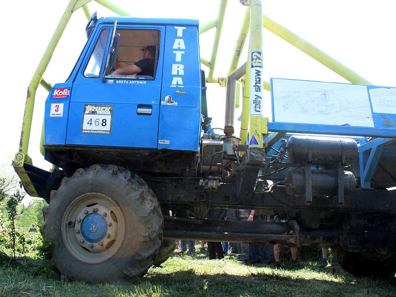 V Horním Jiřetíně se v sobotu opět konala Trucktrial show, spojená s Rockovým fesťáčkem.