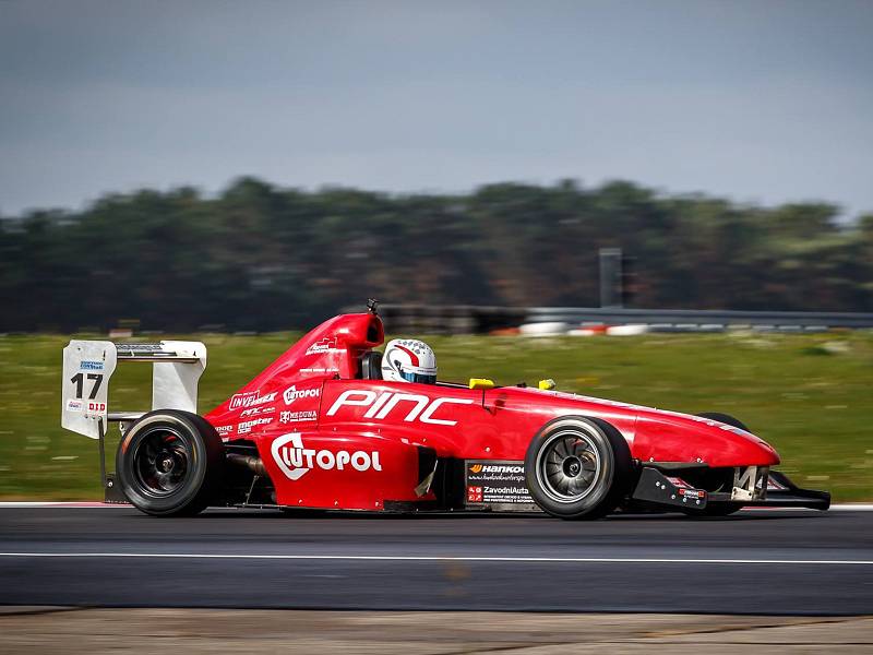 Carbonia Cup se pojede na mosteckém autodromu.