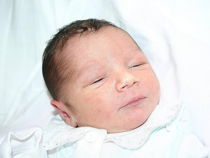 Mamince Heleně Chudíkové z Janova se 13. dubna v 16 hodin narodil syn Erik Chudík. Měřil 52 centimetrů a vážil 3,3 kilogramu.