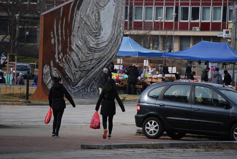 Úterní trh v centru Mostu, 15. března