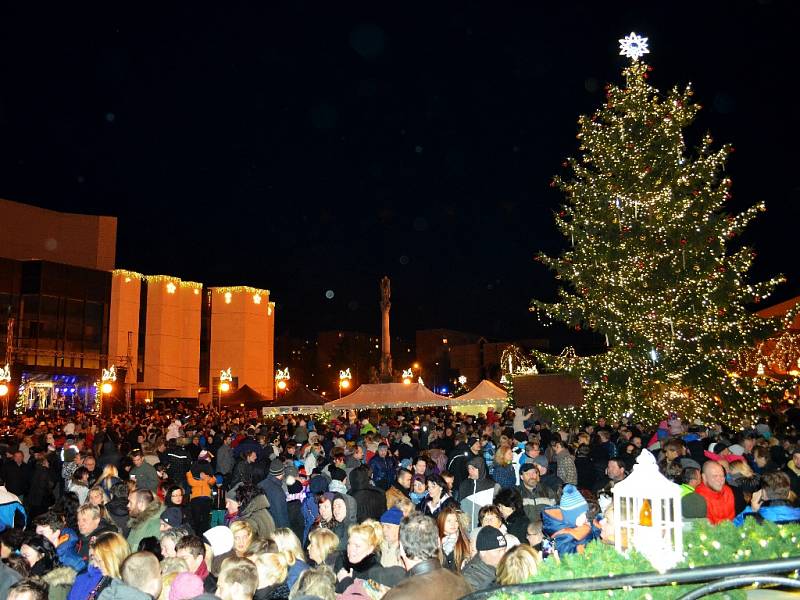 Centrum Mostu po 17. hodině v neděli 27. listopadu.