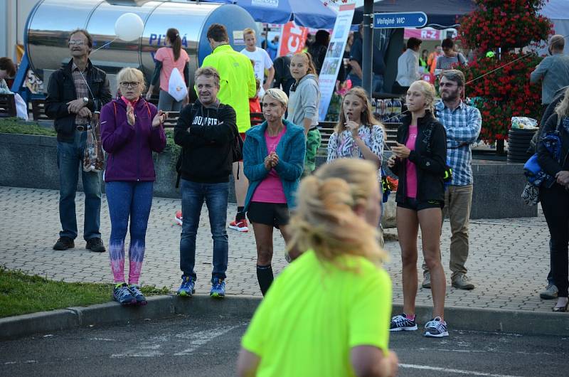 Běžecká show Night Run Most 2017.