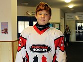 Mladý hokejista Andrej Gluchov.