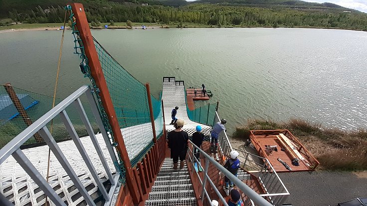 Jumpark Matylda v Mostě je v provozu. O víkendu 22. a 23. května tam měli soustředění akrobatičtí lyžaři z ČR.