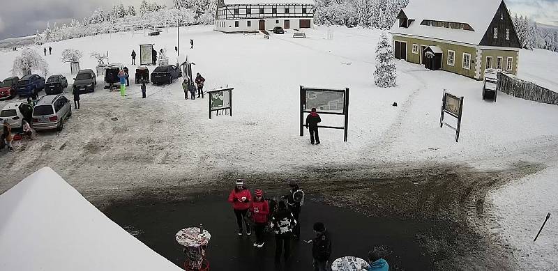 Situace na Lesné v Krušných horách mezi okresy Most a Chomutov v neděli 10. ledna odpoledne.