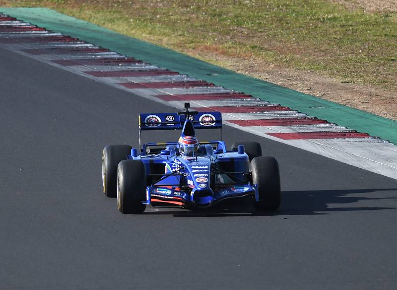 Světový šampionát cestovních vozů na autodromu v Mostě.