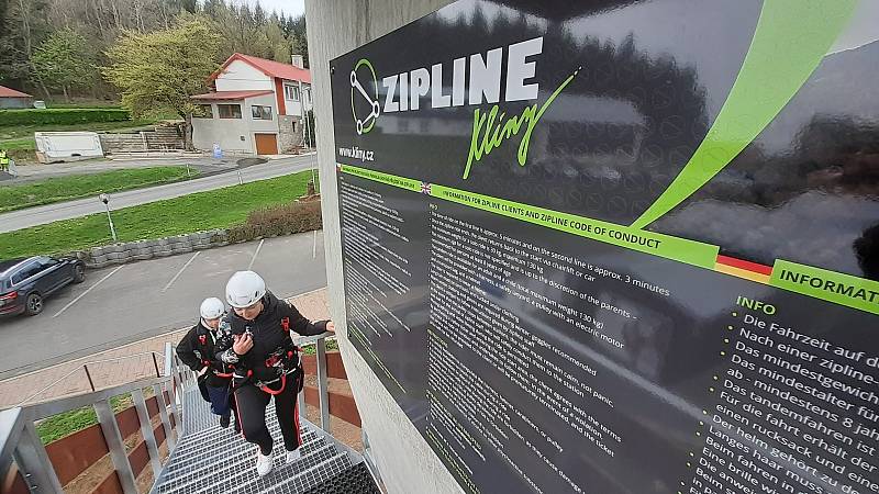 Ve Sport areálu Klíny v Krušných horách na Mostecku zprovoznili lanový skluz (zipline) přes Šumenské údolí.