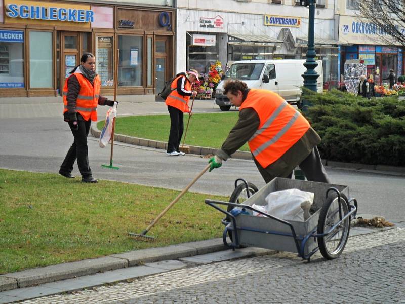 Sehnat lidi na veřejně prospěšné práce není jednoduché.