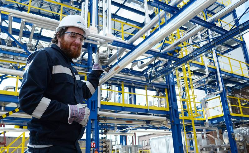 Unipetrol otevřel tréninkové centrum. Nové zaměstnance bude školit na zmenšených modelech provozu.