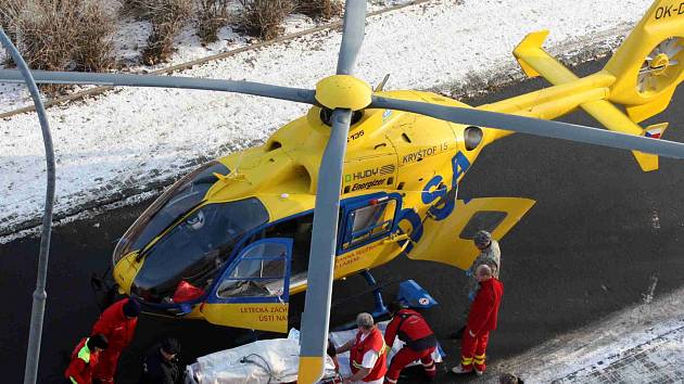 U dopravní nehody zasahoval vrtulník záchranky