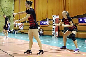 Badmintonové Veroniky - zleva Dobiášová a Brožkovcová.